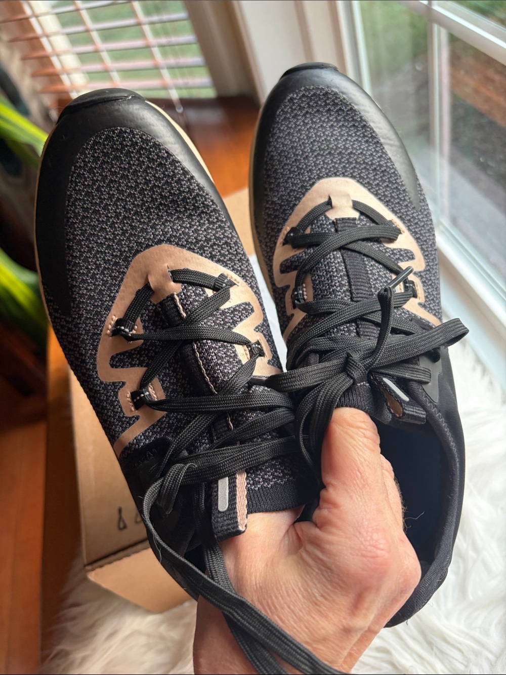 Shoes For Crews women’s Gia Sneakers with rose gold Accents - Picture 9 of 10